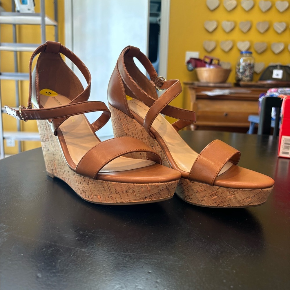 Tommy Hiflinger heels